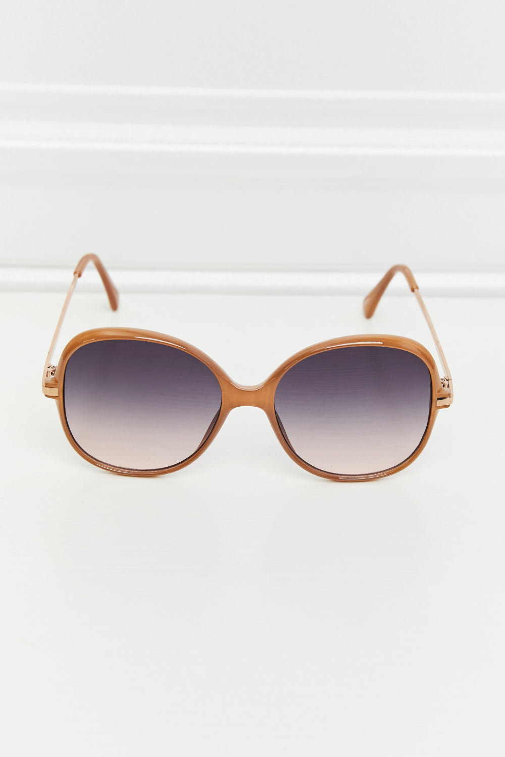 Serenity Metal-Plastic Hybrid Full Rim Sunglasses.