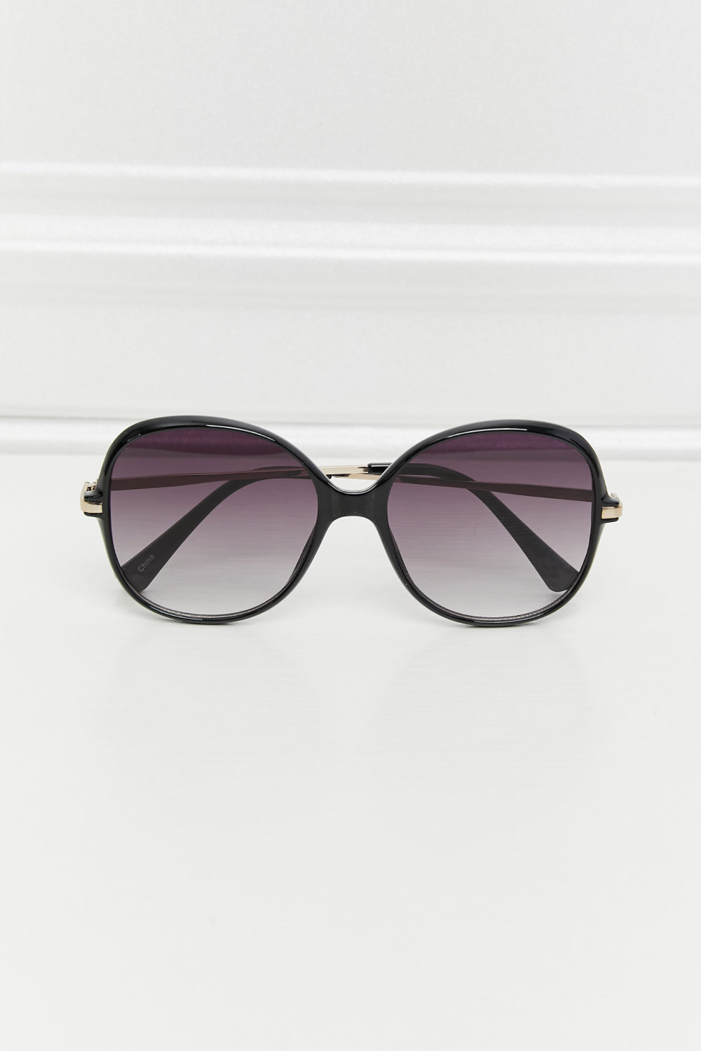 Serenity Metal-Plastic Hybrid Full Rim Sunglasses.