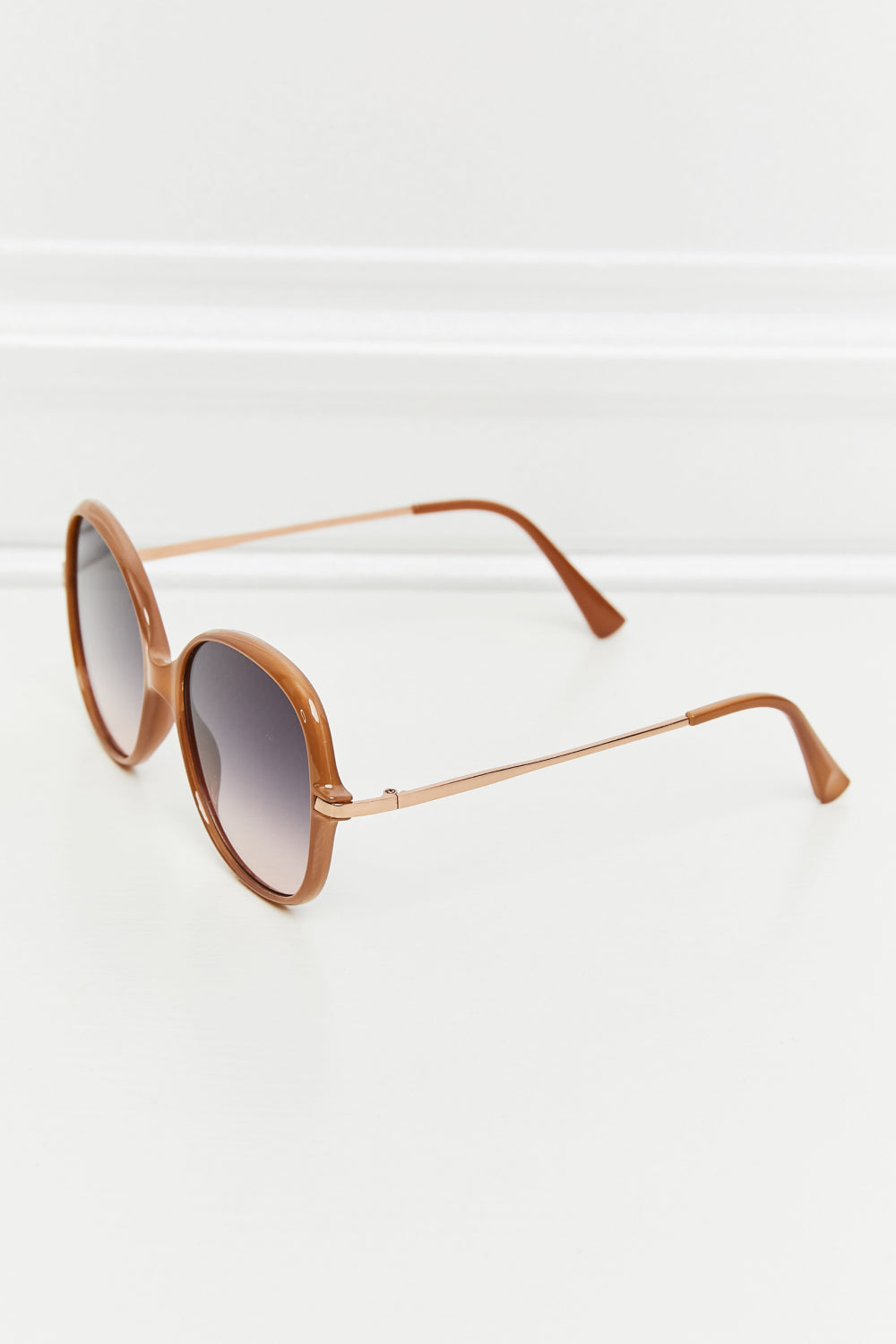 Serenity Metal-Plastic Hybrid Full Rim Sunglasses.